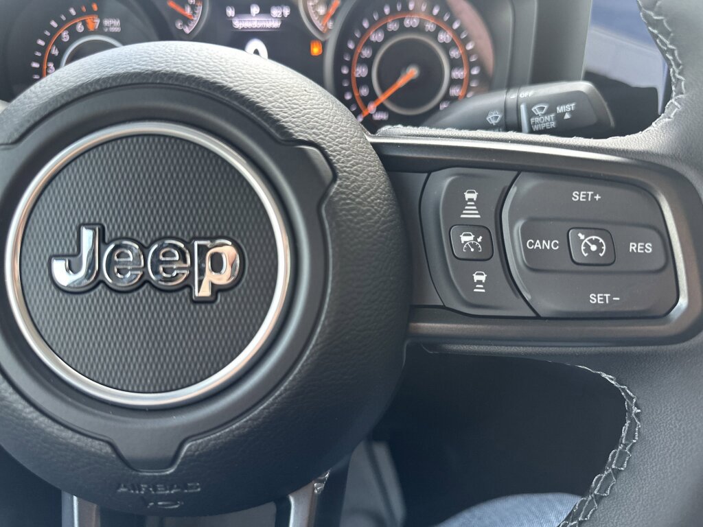 New 2025 Jeep Gladiator Sport image 17