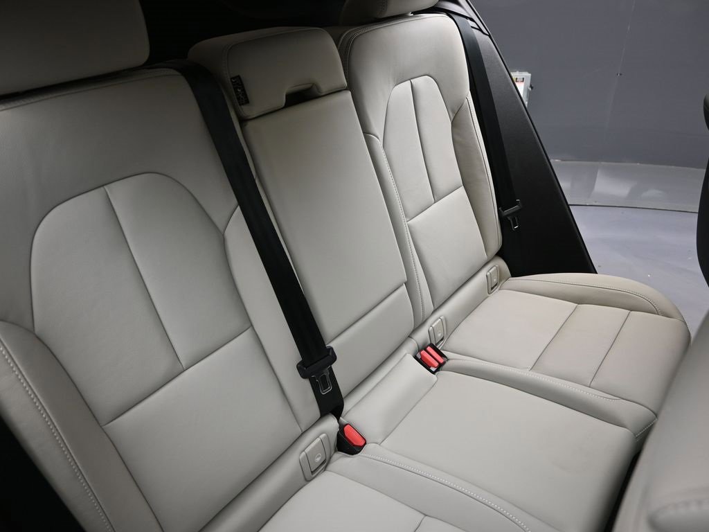 New 2026 Volvo XC40 B5 Ultra w/ Protection Package Premier image 16