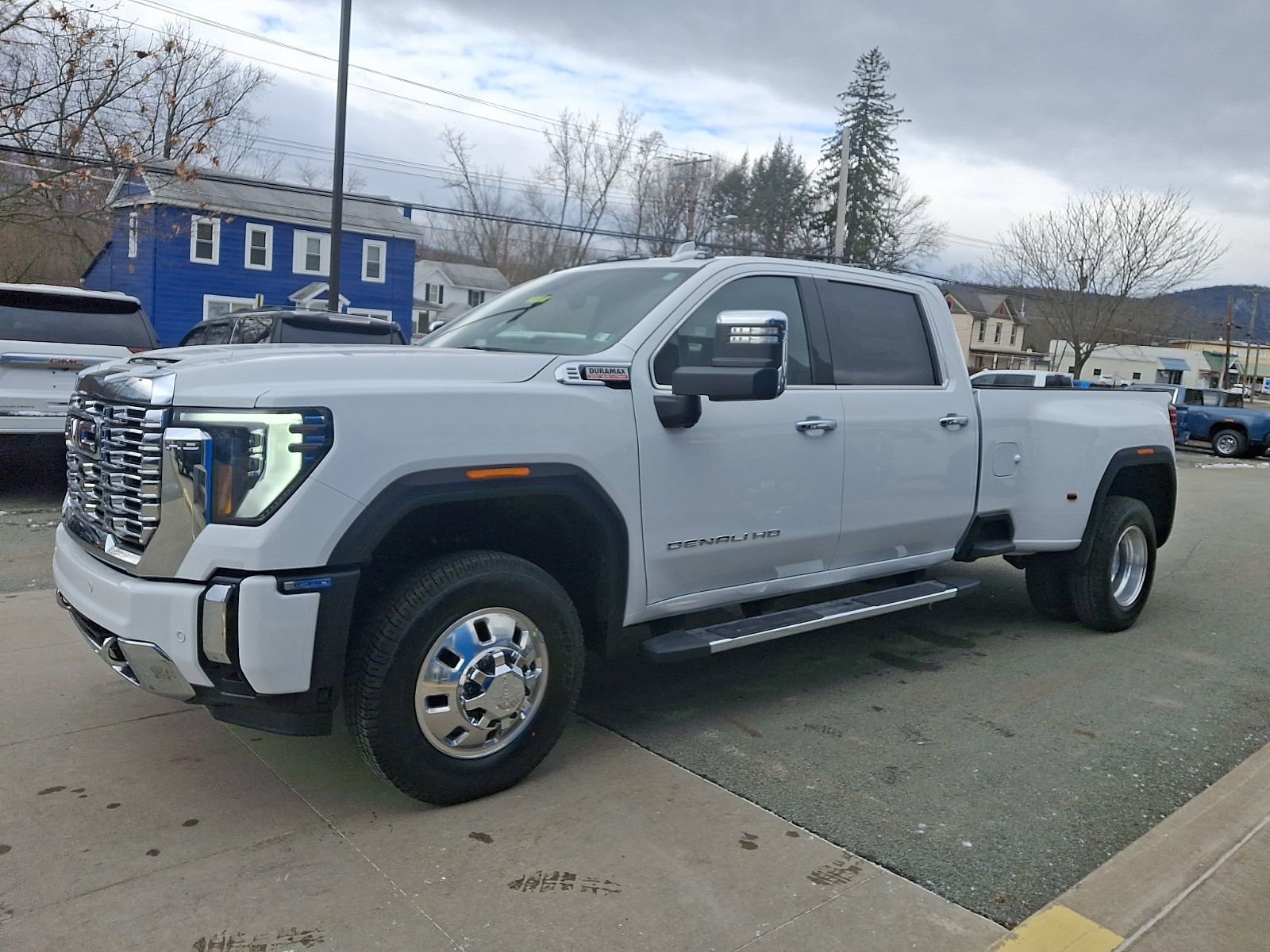New 2026 GMC Sierra 3500 Denali w/ Denali Reserve Package image 3