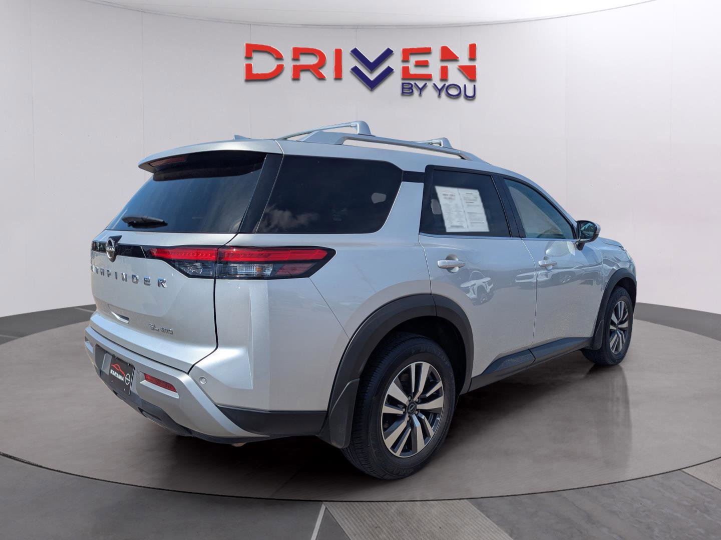 Used 2023 Nissan Pathfinder SL image 5