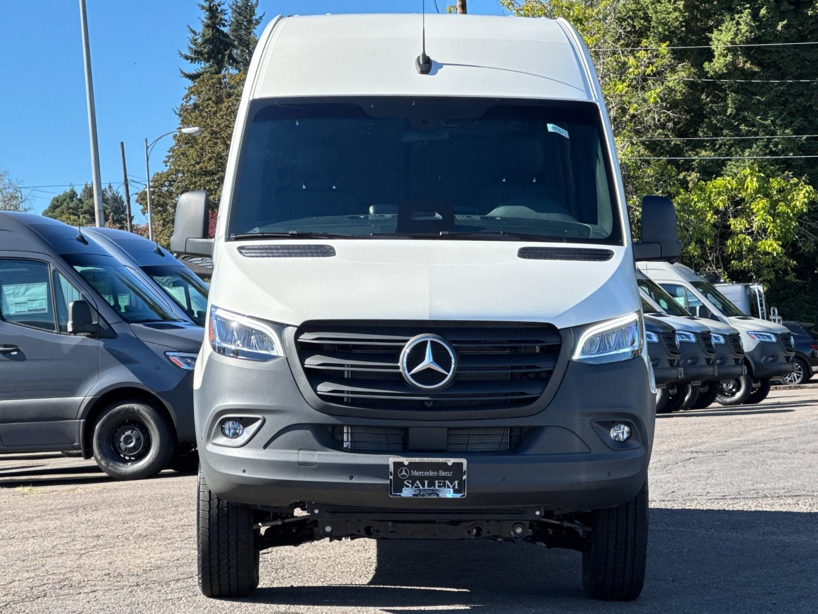 New 2025 Mercedes-Benz Sprinter 2500 image 9