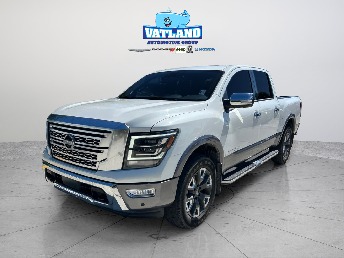 Used 2023 Nissan Titan Platinum Reserve w/ Moonroof Package AWD/4WD image 1