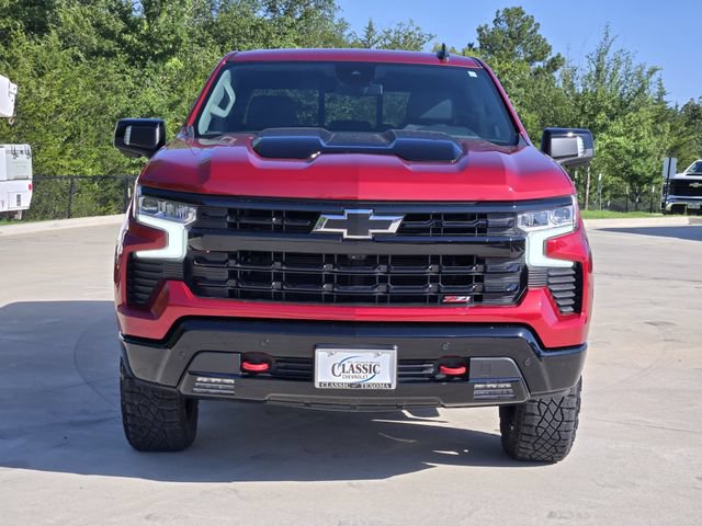 Used 2025 Chevrolet Silverado 1500 LT Trail Boss w/ LT Trail Boss Premium Package AWD/4WD image 3