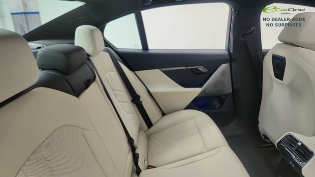 Used 2027 BMW 530i w/ M Sport Package RWD image 37