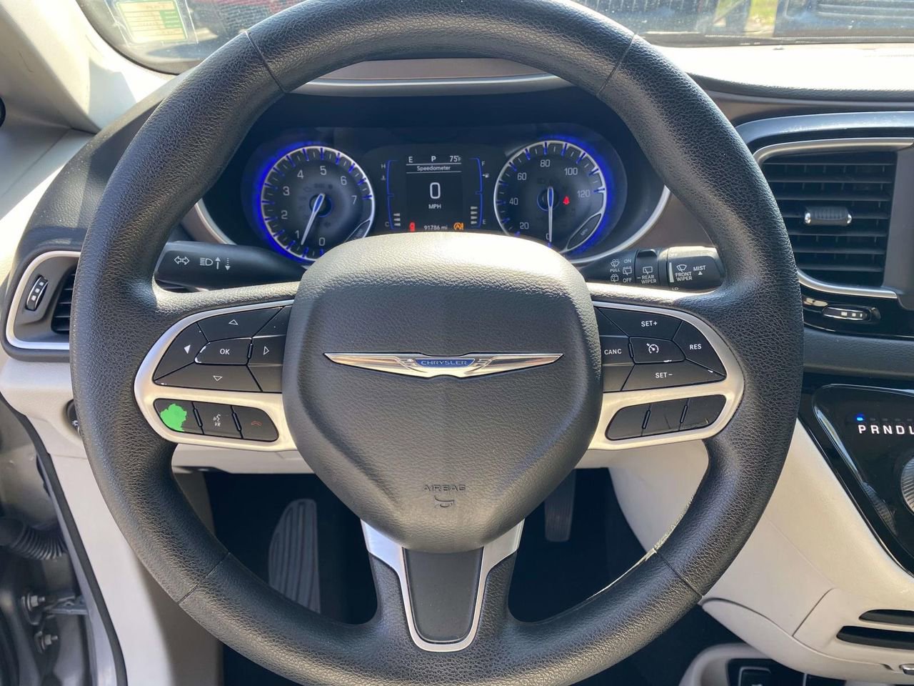 Used 2021 Chrysler Voyager Lxi FWD image 17