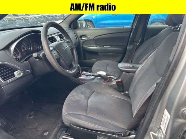 Used 2014 Chrysler 200 LX image 5