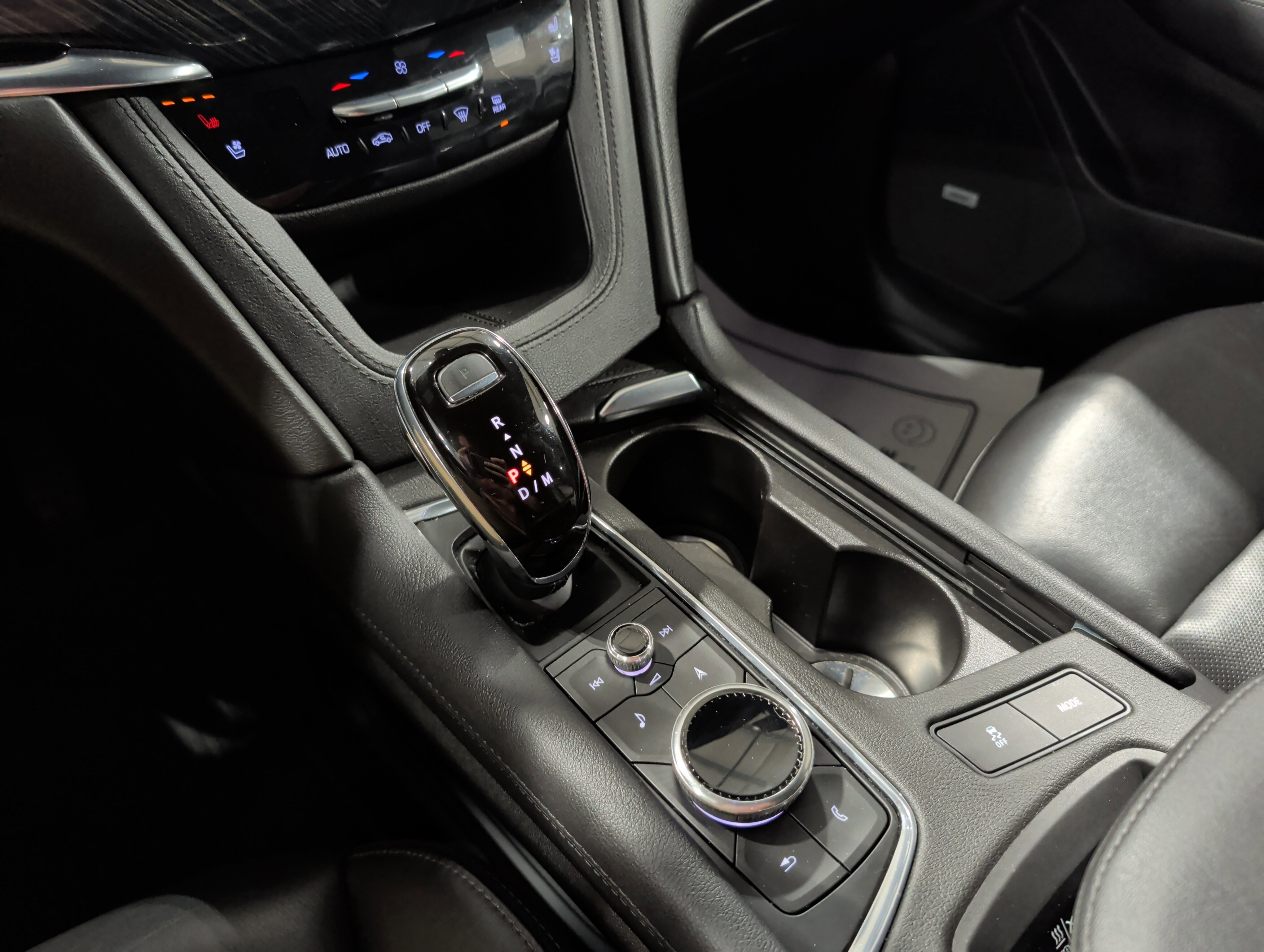 Used 2020 Cadillac XT6 Premium Luxury image 12