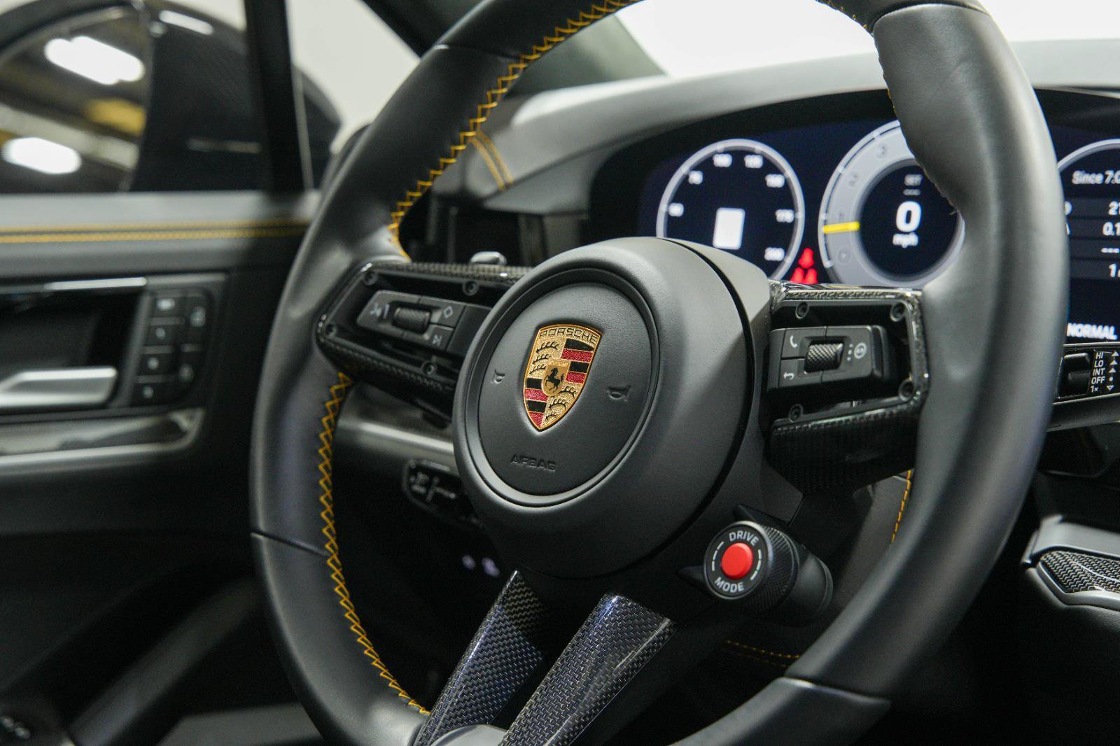 Used 2024 Porsche Cayenne Turbo GT AWD/4WD image 89