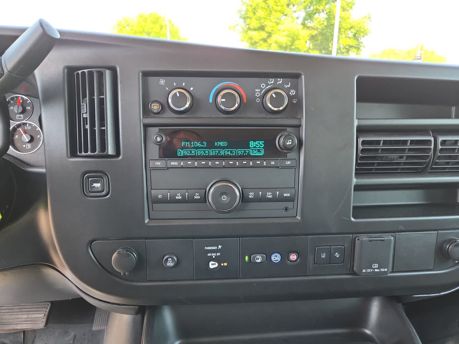 Used 2023 Chevrolet Express 3500 LT w/ LT Preferred Equipment Group RWD image 24