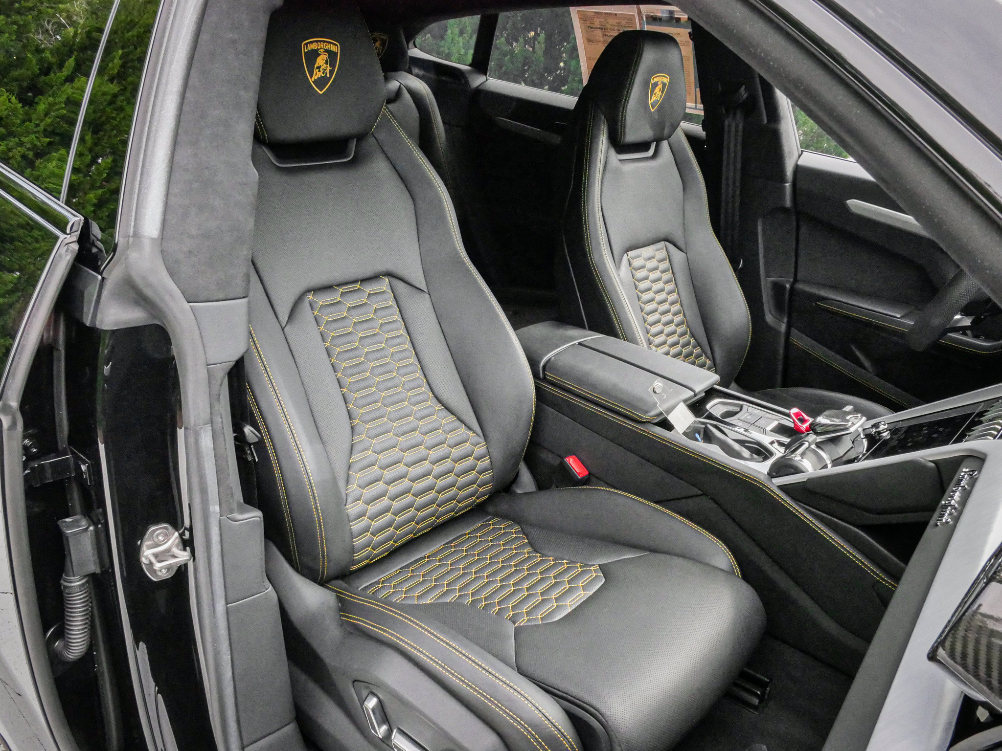 Used 2021 Lamborghini Urus AWD/4WD image 33