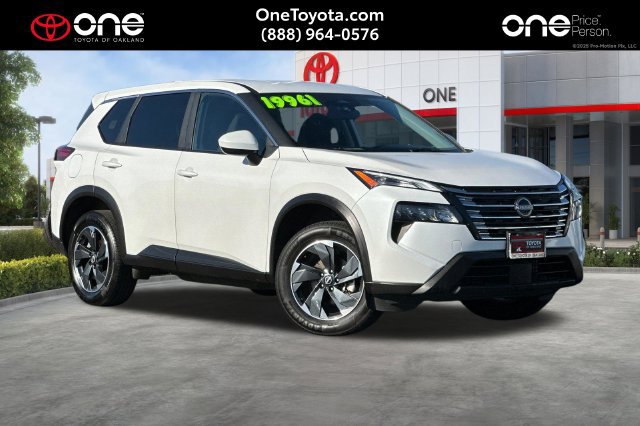 Used 2025 Nissan Rogue SV