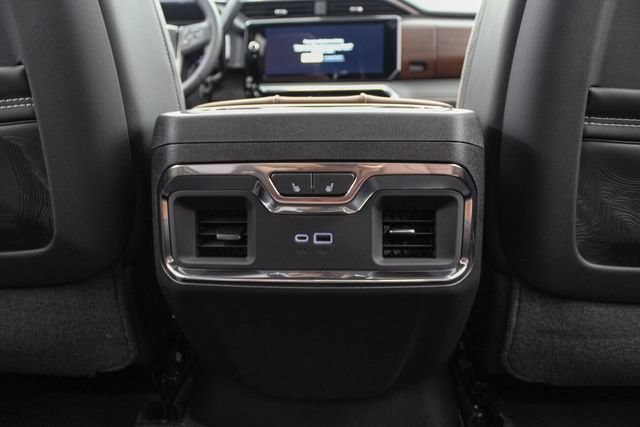 New 2026 GMC Sierra 2500 Denali Ultimate w/ LPO, Black Badging Package AWD/4WD image 29