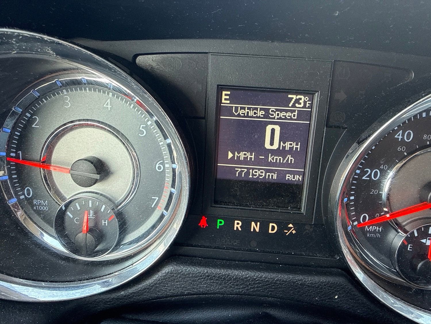 Used 2016 Chrysler Town & Country Touring FWD image 3