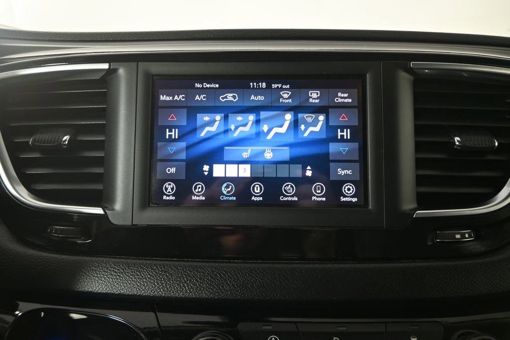 Used 2020 Chrysler Pacifica Touring-L image 30