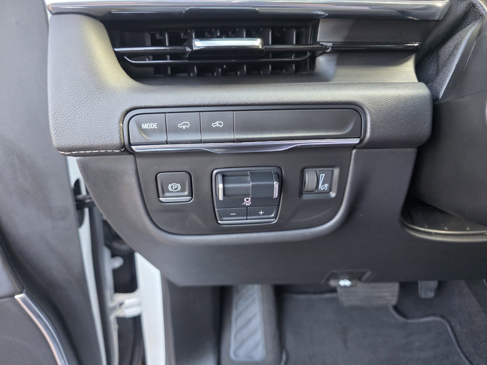 Used 2023 Cadillac Escalade Sport w/ Touring Package image 24