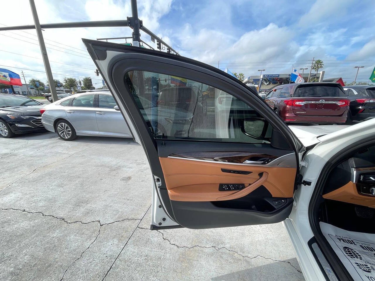 Used 2018 BMW 530e xDrive AWD/4WD image 7