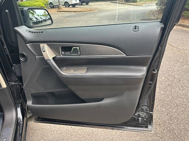 Used 2013 Lincoln MKX FWD image 17