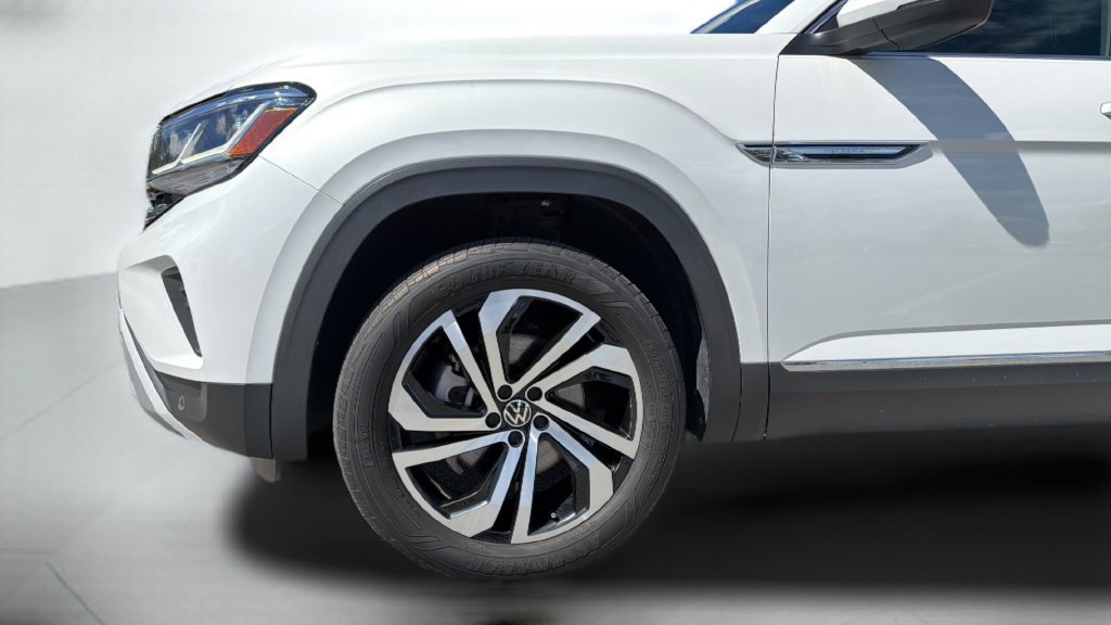 Certified 2023 Volkswagen Atlas Cross Sport SEL AWD/4WD image 39