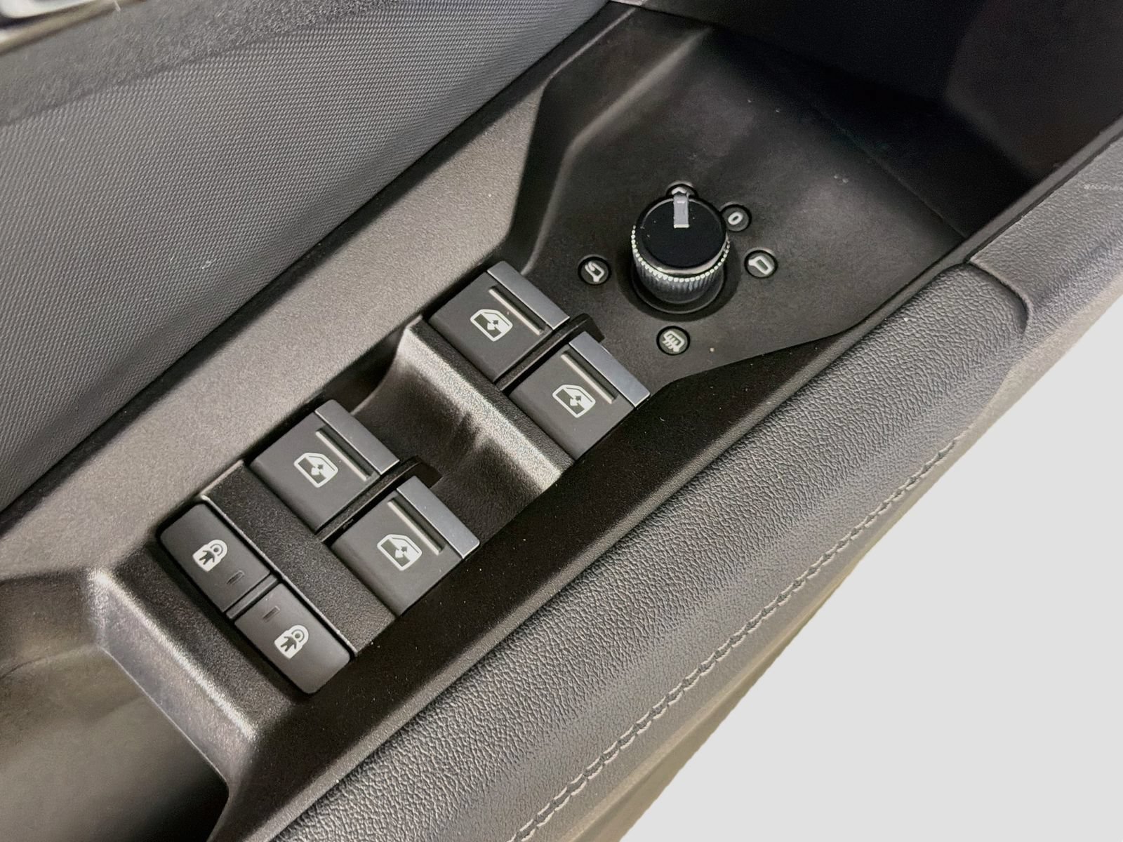 Certified 2023 Audi Q4 e-tron Premium Plus w/ Premium Plus AWD/4WD image 18
