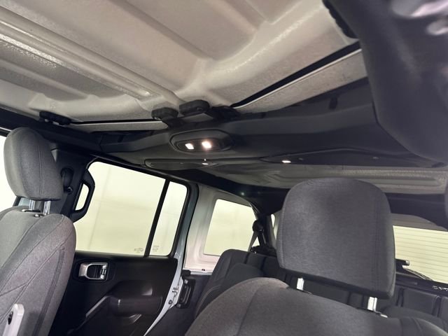 Used 2024 Jeep Wrangler Unlimited image 12