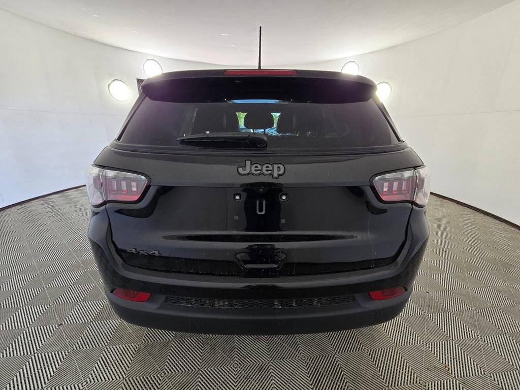 New 2026 Jeep Compass Latitude w/ Sun and Sound Group image 13