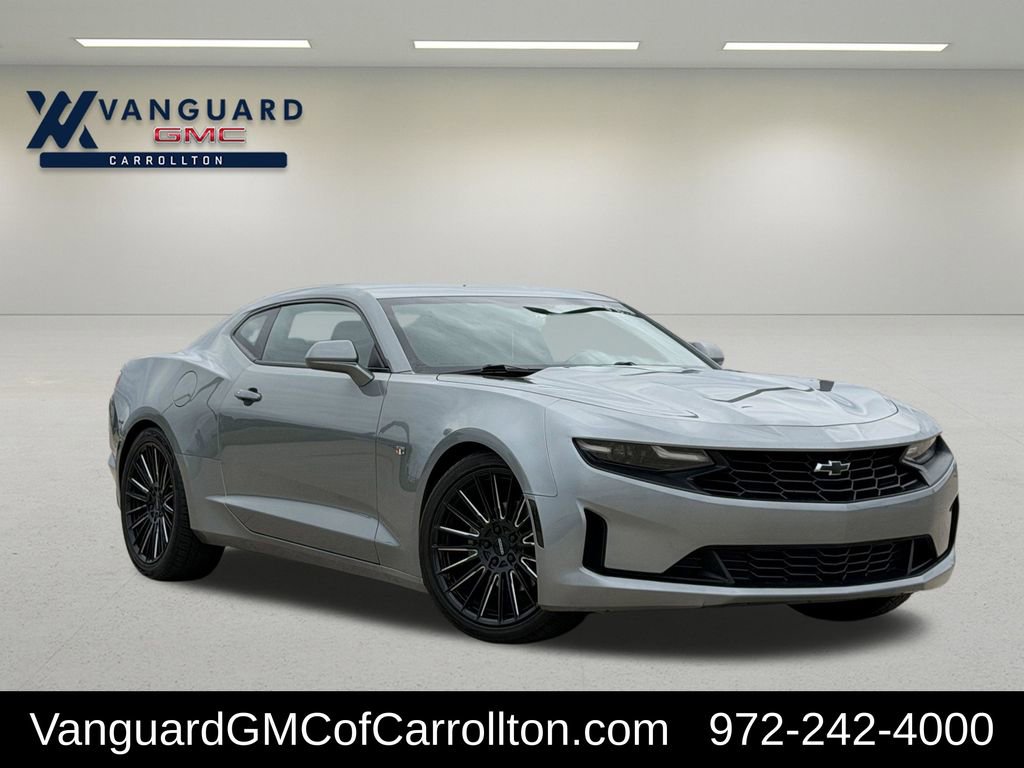 Used 2023 Chevrolet Camaro LT RWD image 2