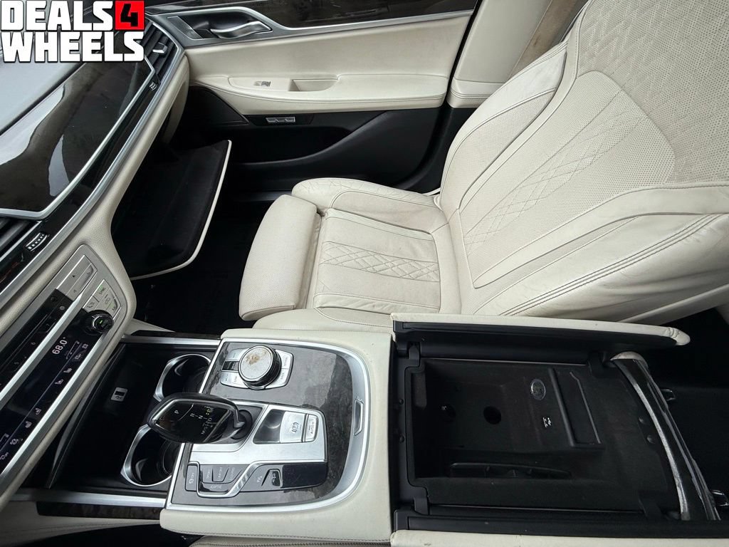 Used 2018 BMW 740i RWD image 25