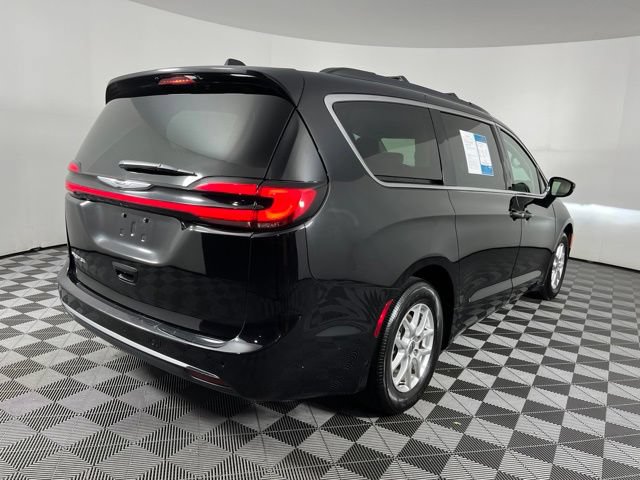 Used 2024 Chrysler Pacifica Touring-L FWD image 14