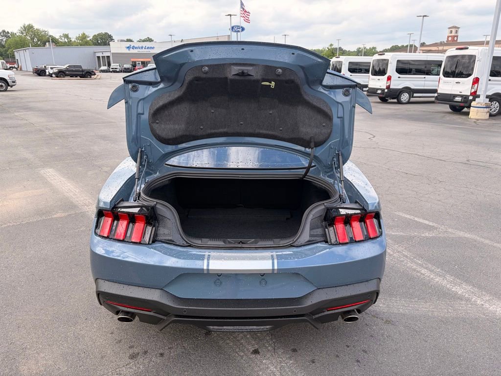 Used 2025 Ford Mustang GT RWD image 9