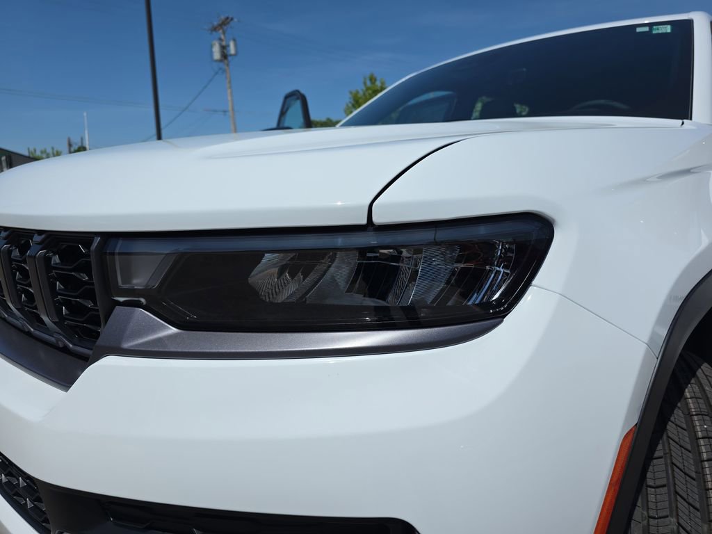 New 2026 Jeep Grand Cherokee L 4WD image 32