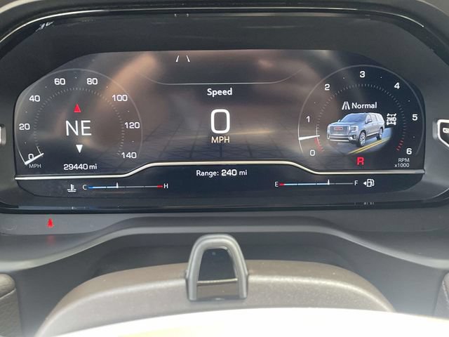 Used 2024 GMC Yukon Denali w/ Advanced Technology Package AWD/4WD image 27