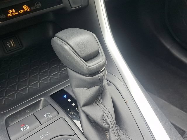 Used 2025 Toyota RAV4 LE AWD/4WD image 14