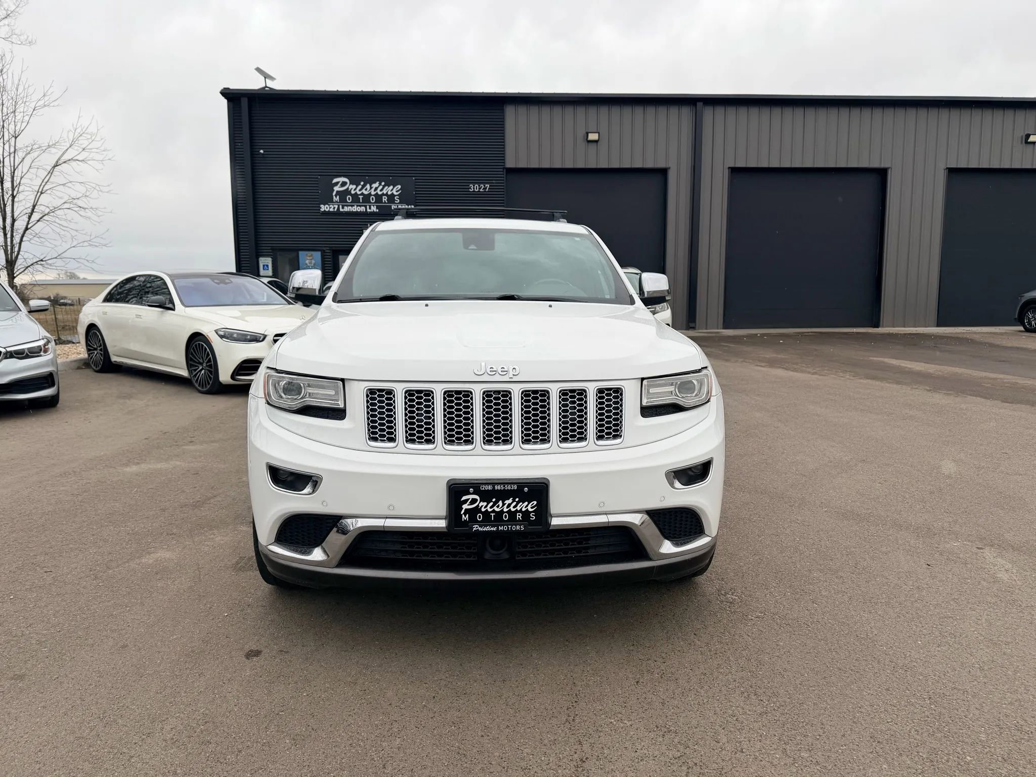 Used 2014 Jeep Grand Cherokee Summit AWD/4WD image 2
