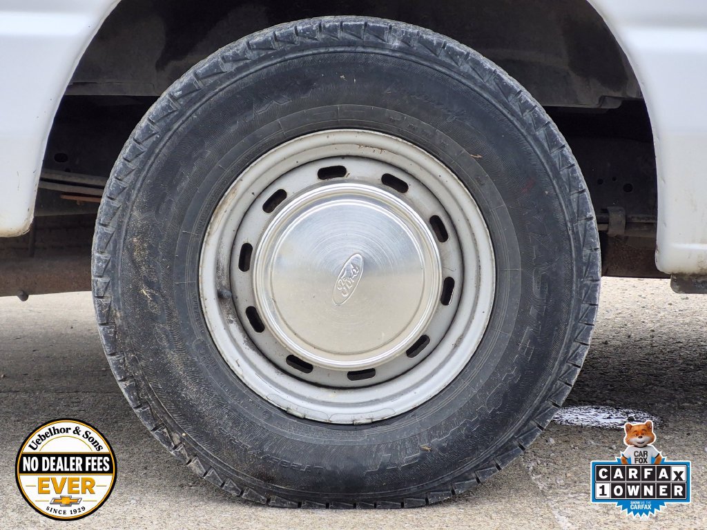 Used 2002 Ford E-150 and Econoline 150 RWD image 18