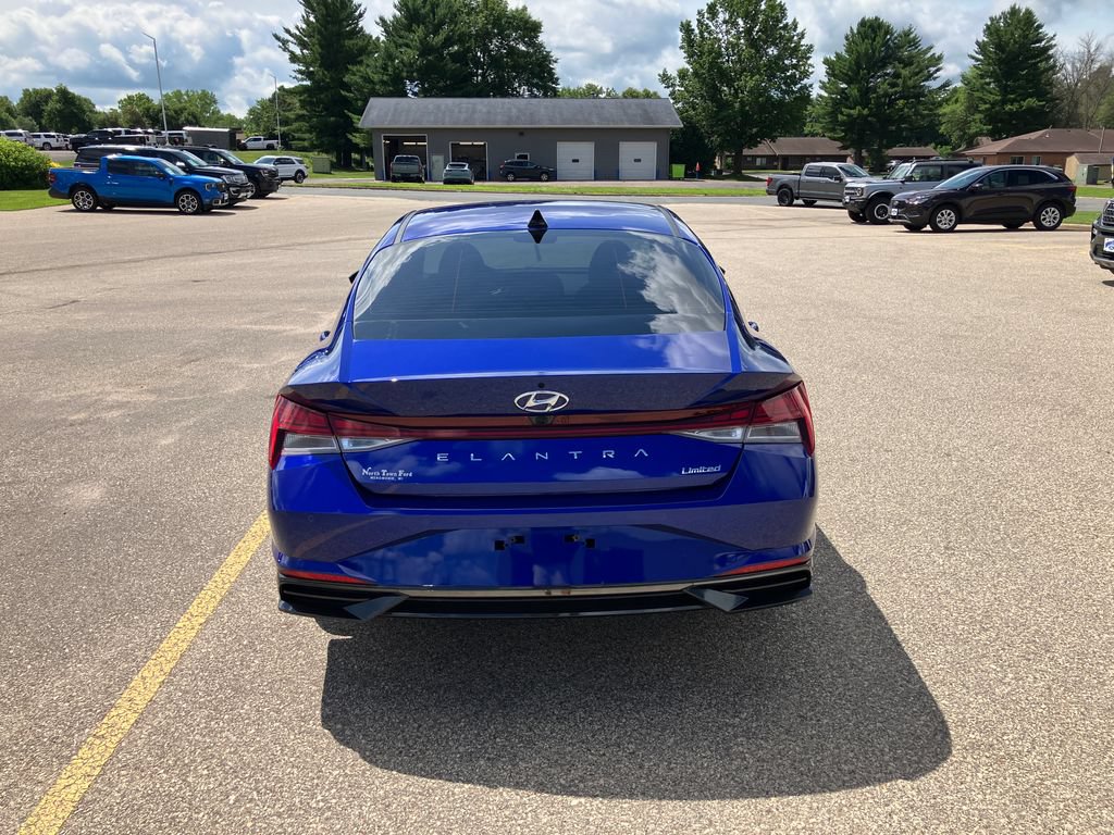 Used 2023 Hyundai Elantra Limited FWD image 7