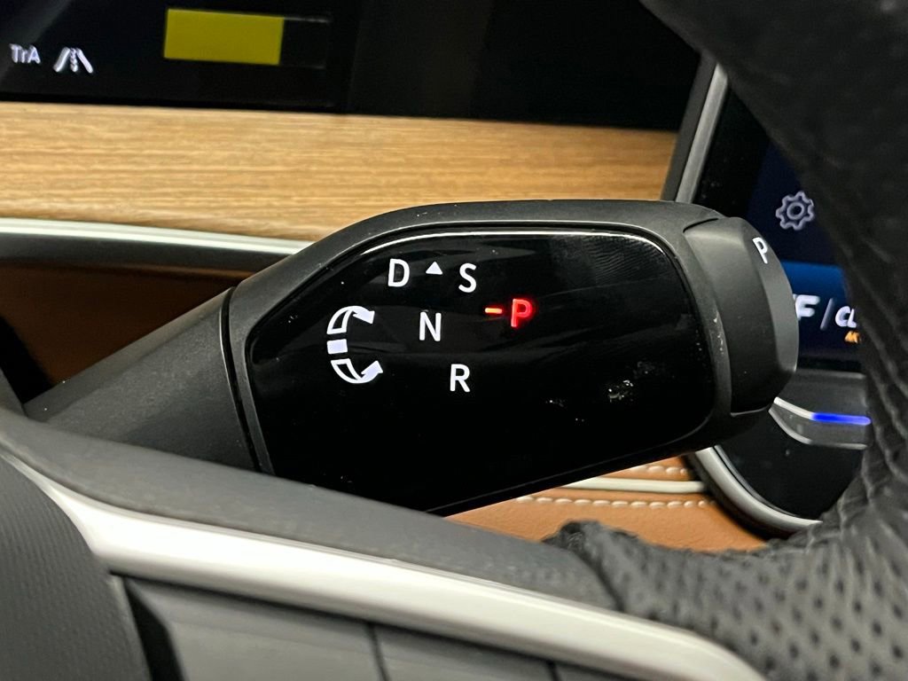 New 2026 Volkswagen Tiguan SEL R-Line AWD/4WD image 18