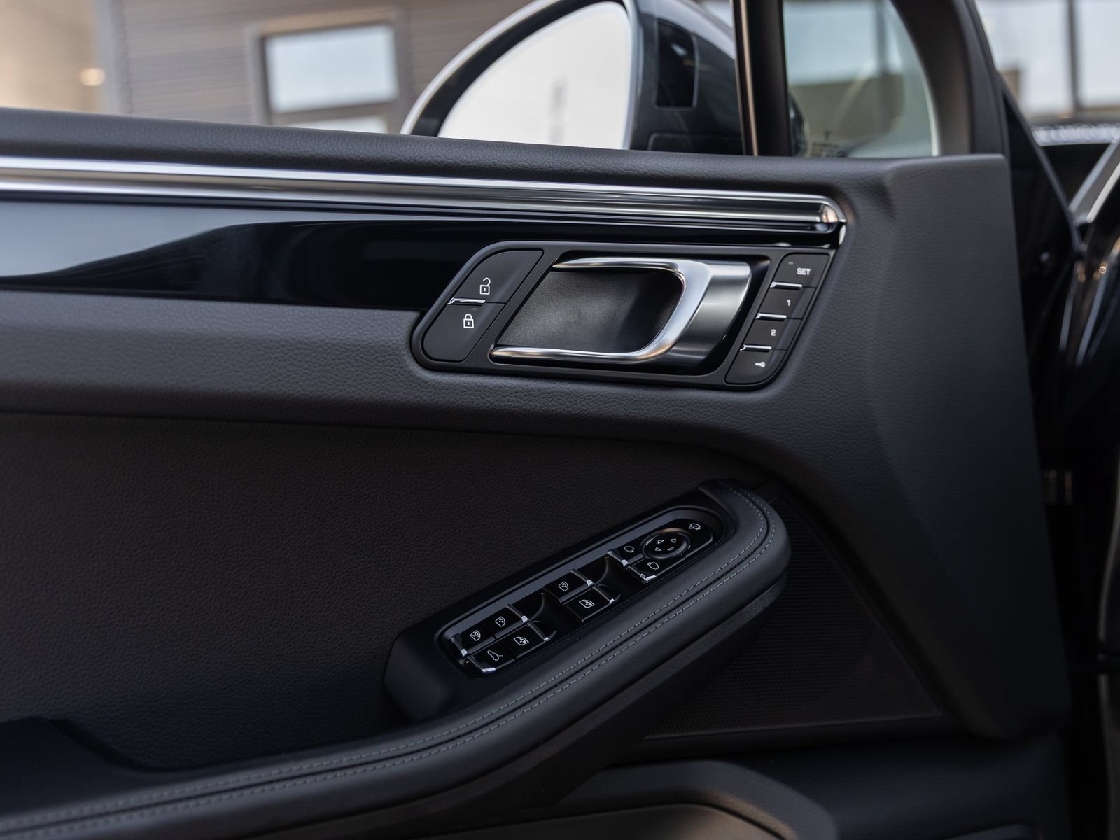 Certified 2026 Porsche Macan S AWD/4WD image 23
