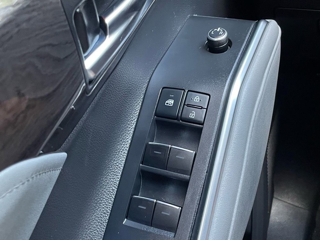 Used 2021 Toyota Highlander Platinum image 20