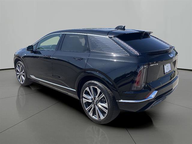 Certified 2025 Cadillac Optiq Luxury 2 AWD/4WD image 3