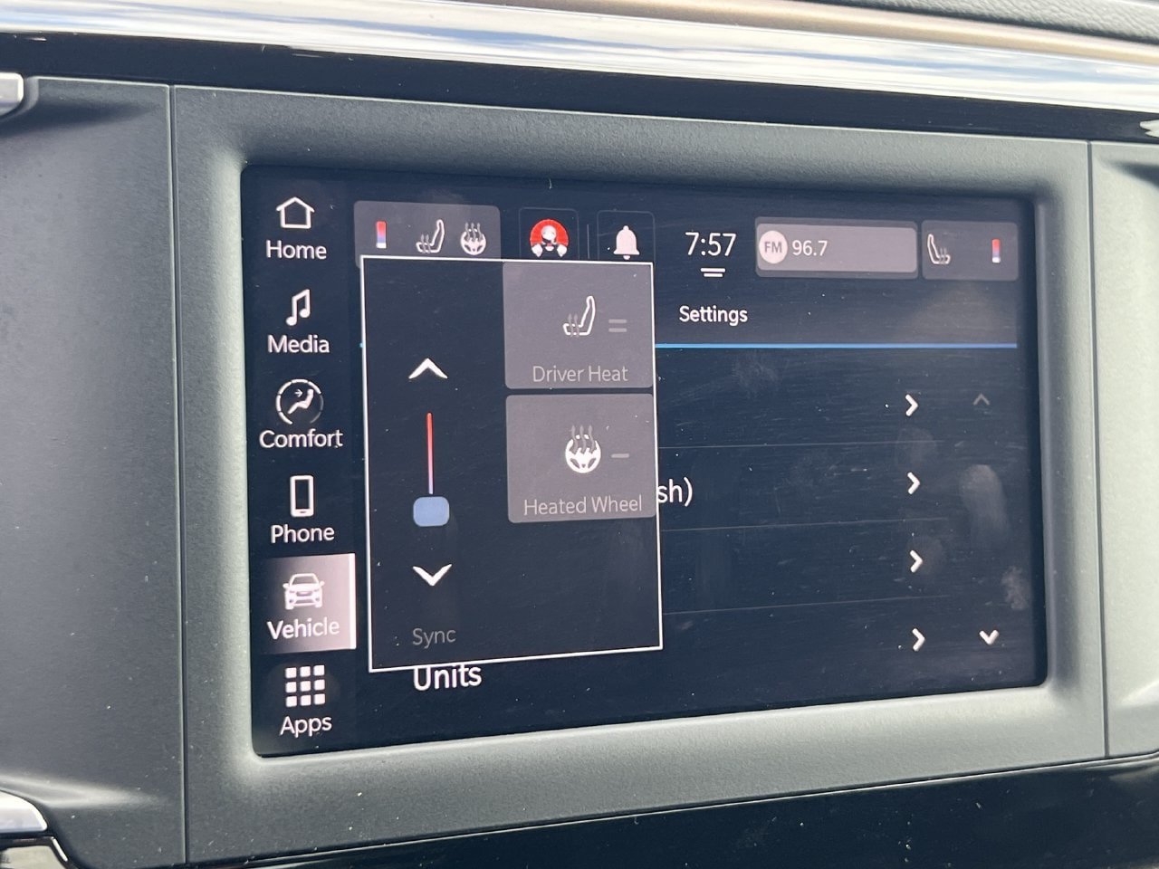 Used 2022 Chrysler Voyager LX FWD image 23