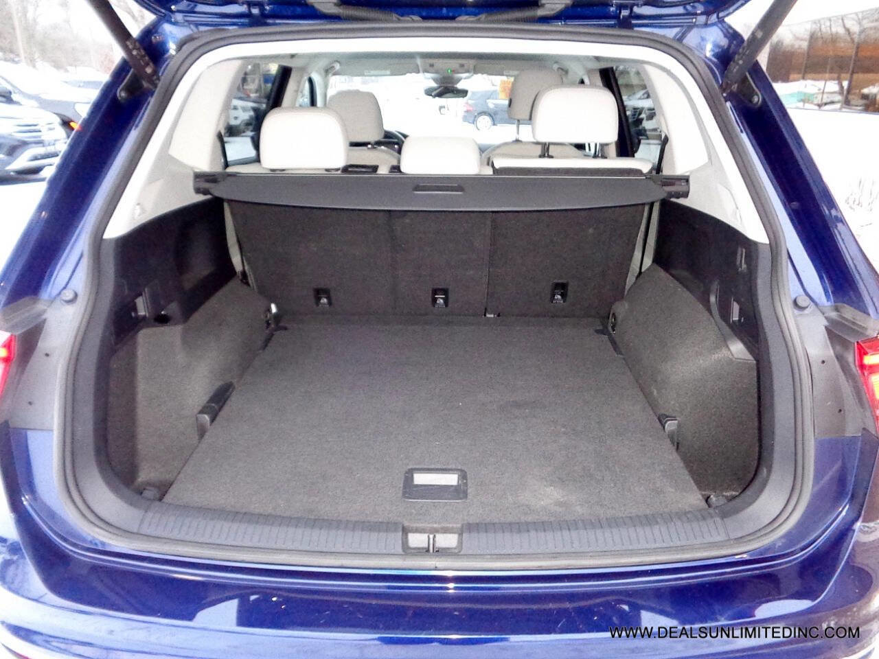 Used 2024 Volkswagen Tiguan SE image 20