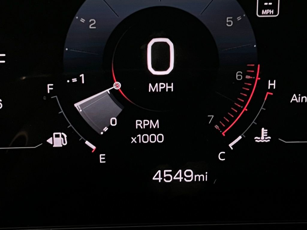 Used 2025 GMC Yukon XL Denali image 17