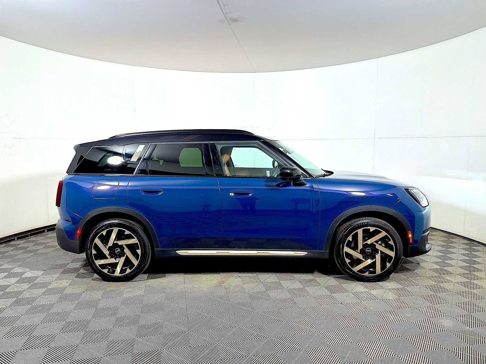Used 2025 MINI Cooper Countryman S image 7