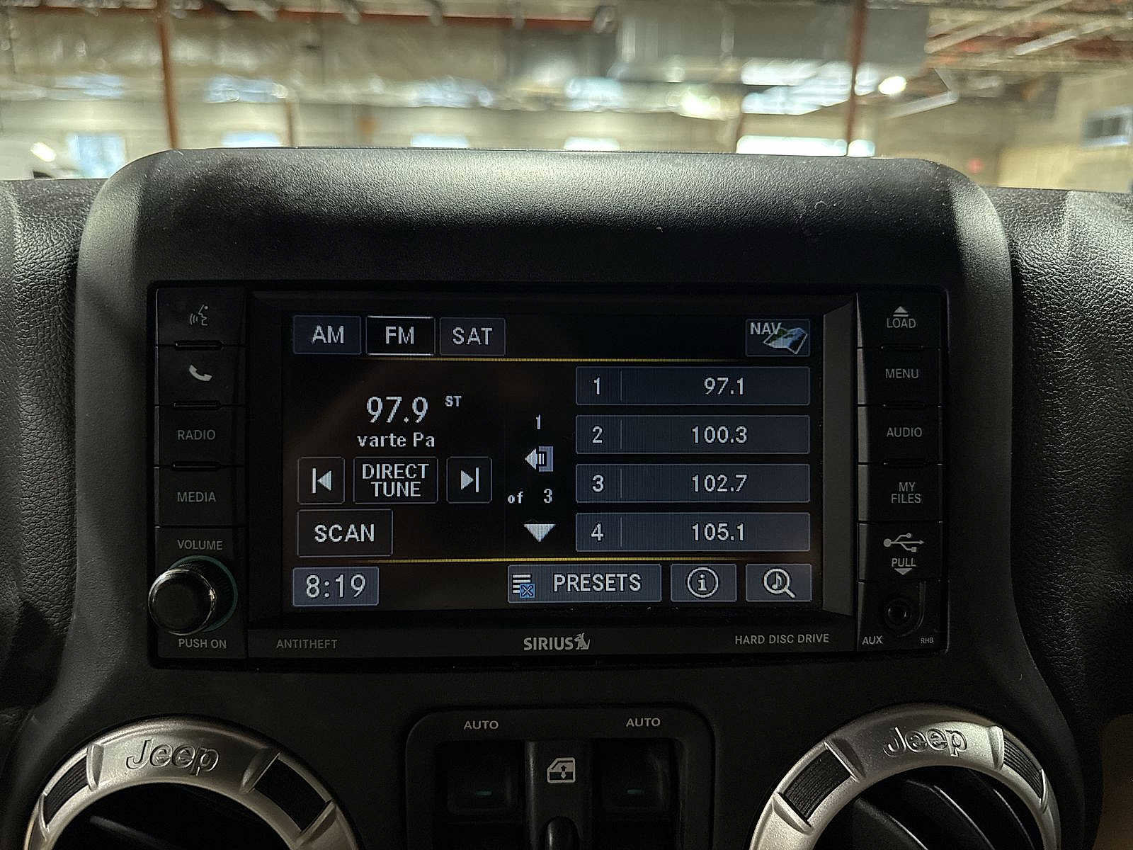 Used 2015 Jeep Wrangler Unlimited Sahara w/ Connectivity Group image 20