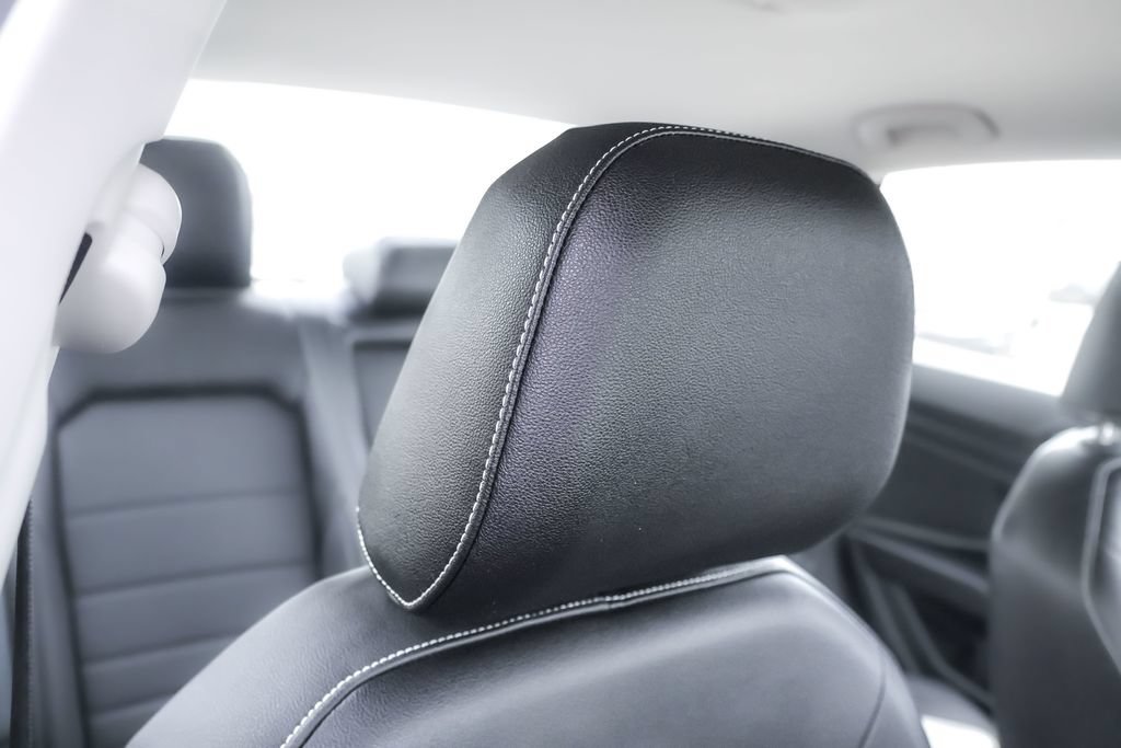 Certified 2023 Volkswagen Jetta SE FWD image 31