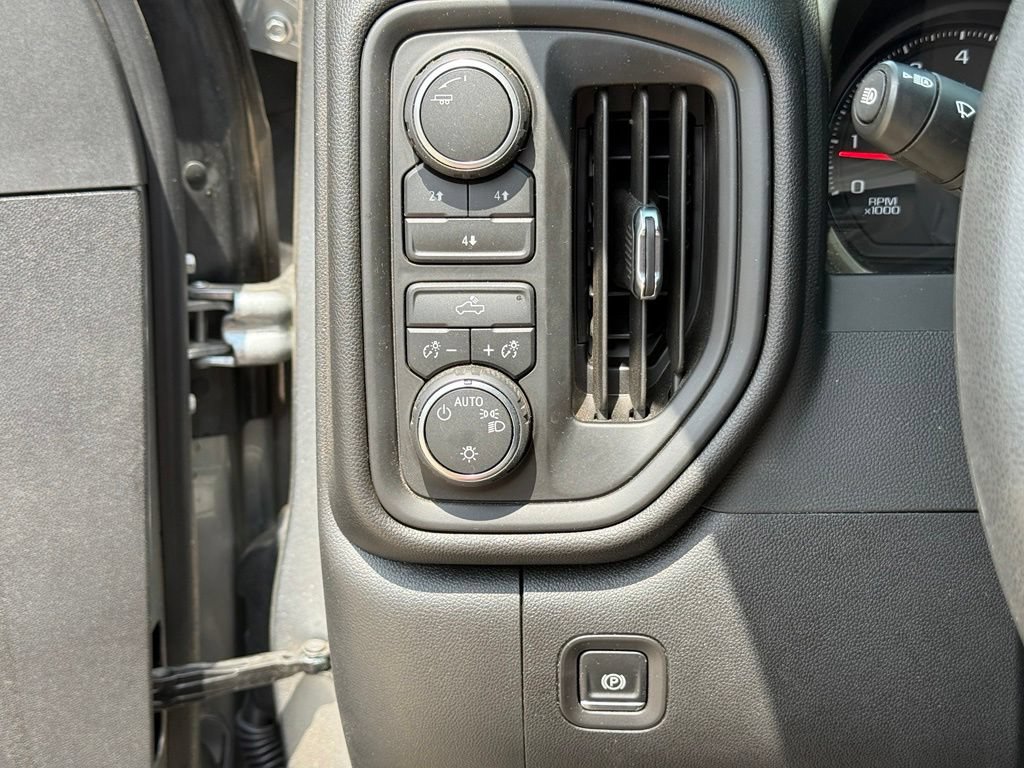 Used 2026 Chevrolet Silverado 2500 Custom w/ Custom Blackout Package AWD/4WD image 19
