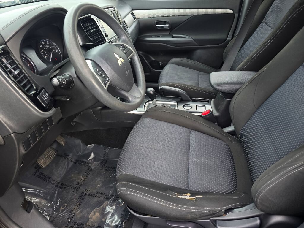 Used 2018 Mitsubishi Outlander ES image 23