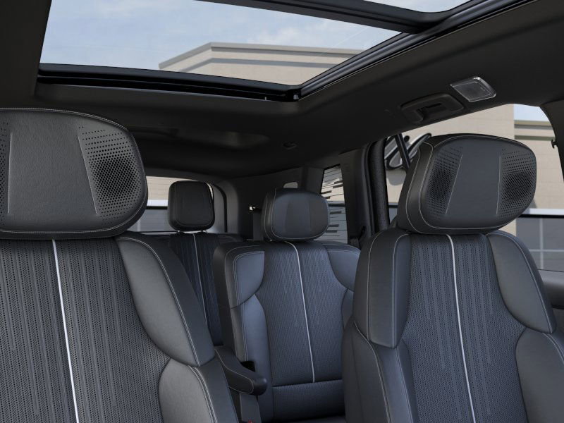 New 2026 Cadillac Vistiq Luxury w/ LPO, Floor Liner Package image 24