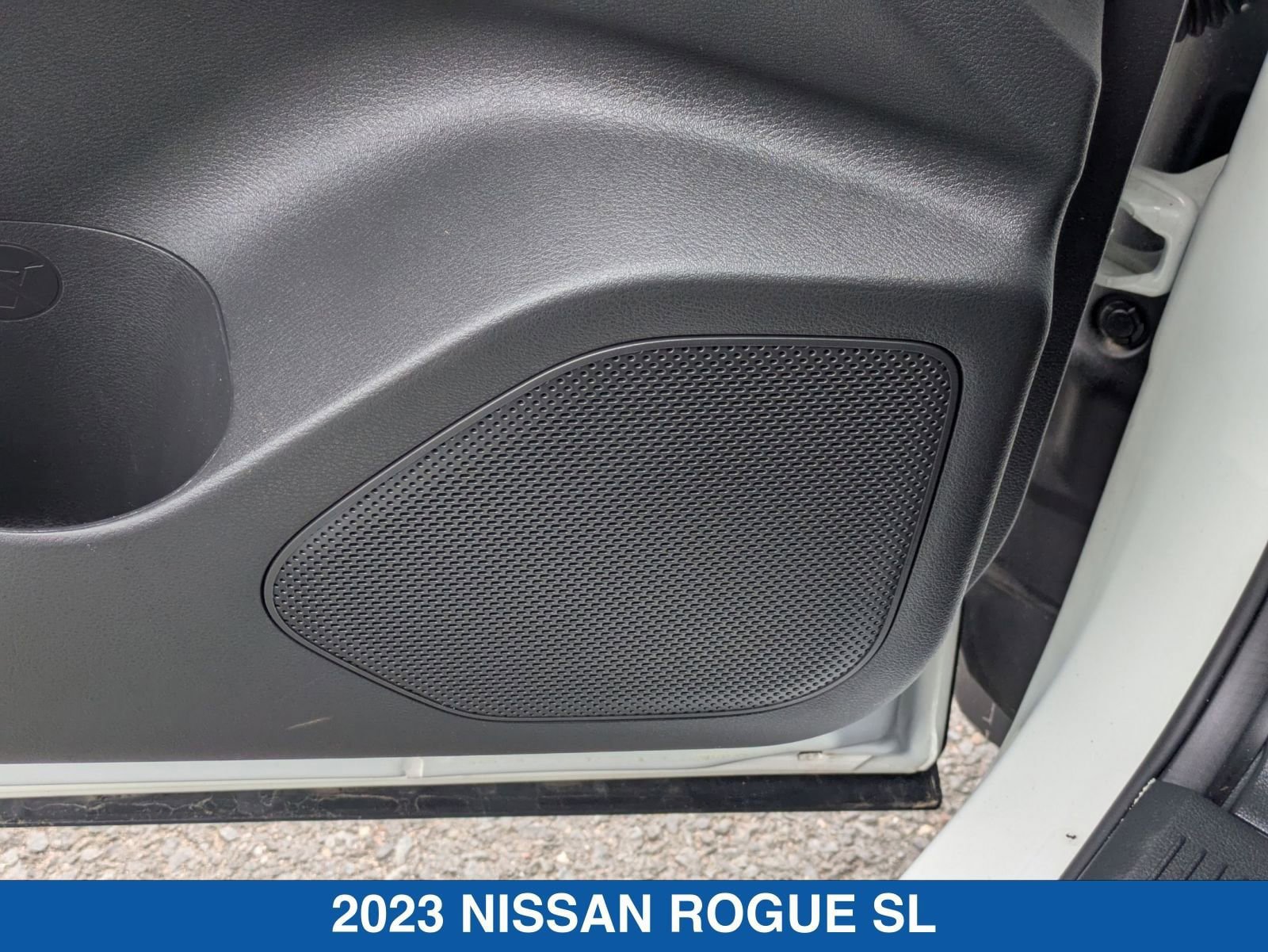 Used 2023 Nissan Rogue SL AWD/4WD image 14