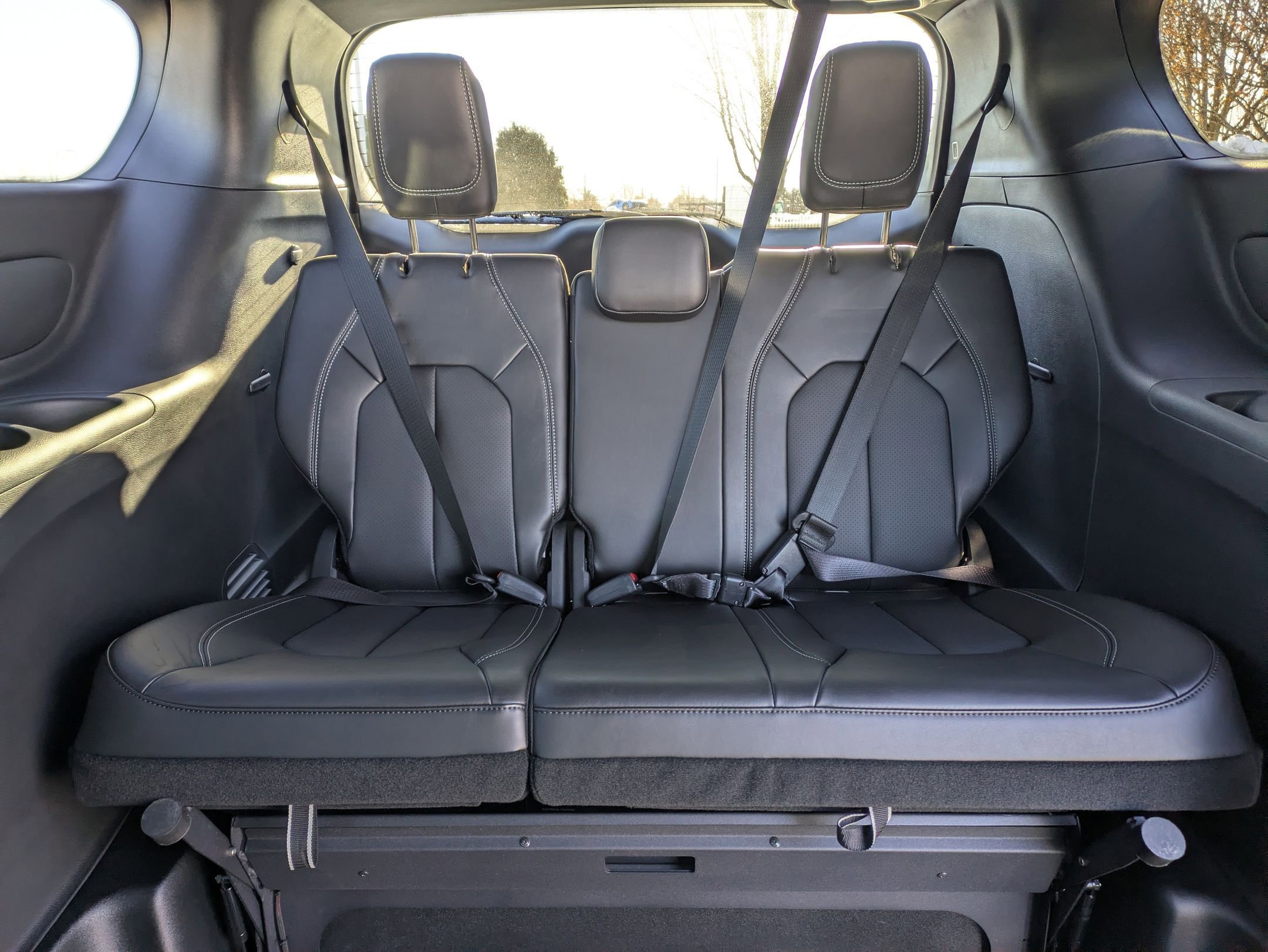 Used 2025 Chrysler Pacifica Select image 27